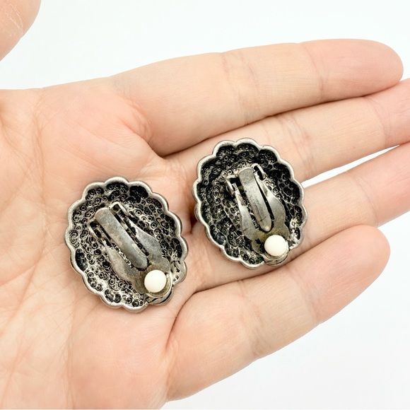 Vintage Silver Tone Onyx Navajo Native American Clip On Earrings - Picture 3 of 3